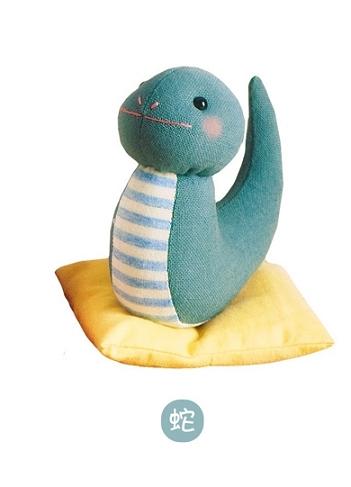  属蛇人在职场中如何保护自己